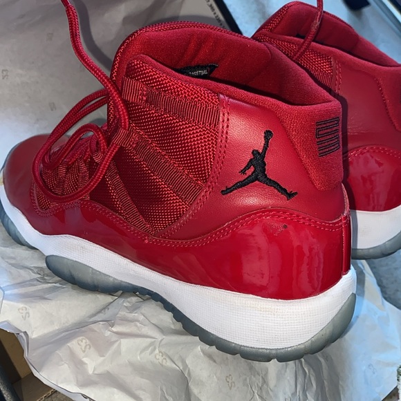 Air Jordan 11 Retro Win Like ‘96 - Picture 2 of 12